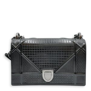 Diorama Medium Metallic Grey Shoulder Bag in Patent Leather, Silver hardware