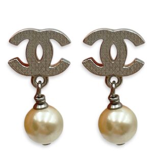 CC Dangling with Pearls Silver Hardware Earrings