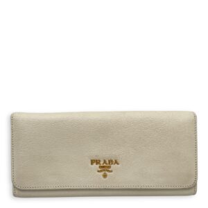 Long White Wallet in Calfskin, Gold hardware