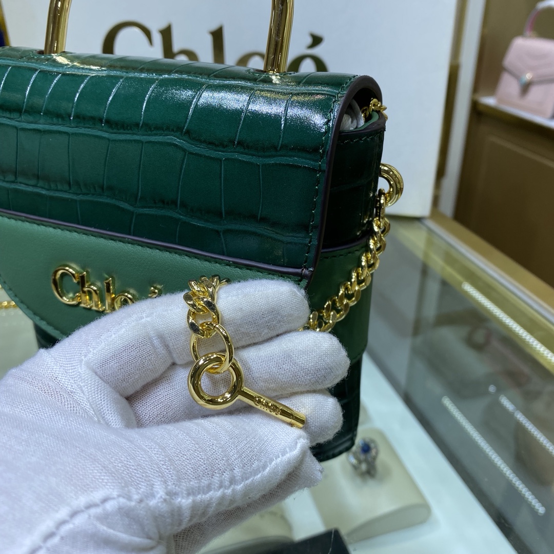 Chloé Small Aby Lock Bag in Green - Replicabags.is - Image 7