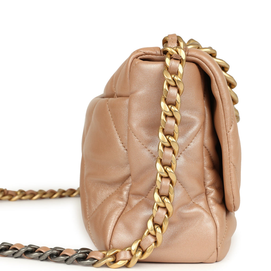 Pre-owned Chanel Large 19 Flap Bag Pearly Blush Shiny Lambskin Mixed Metal Hardware - Image 4