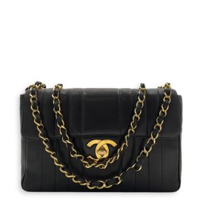 CC Jumbo Vintage Flap Black Shoulder Bag in Lambskin, Gold hardware