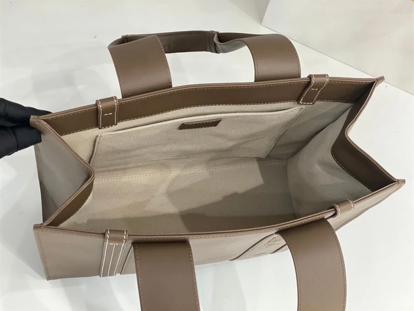 Chloé Medium Woody Tote Bag - MB005 - Image 6