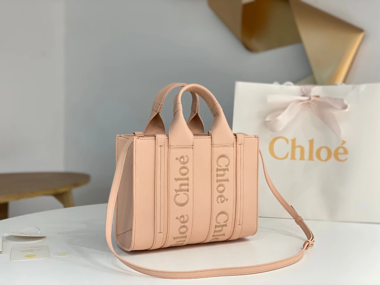 Chloé Small Woody Tote Bag Smooth Calfskin With Chloé Logo - MB016 - Image 8