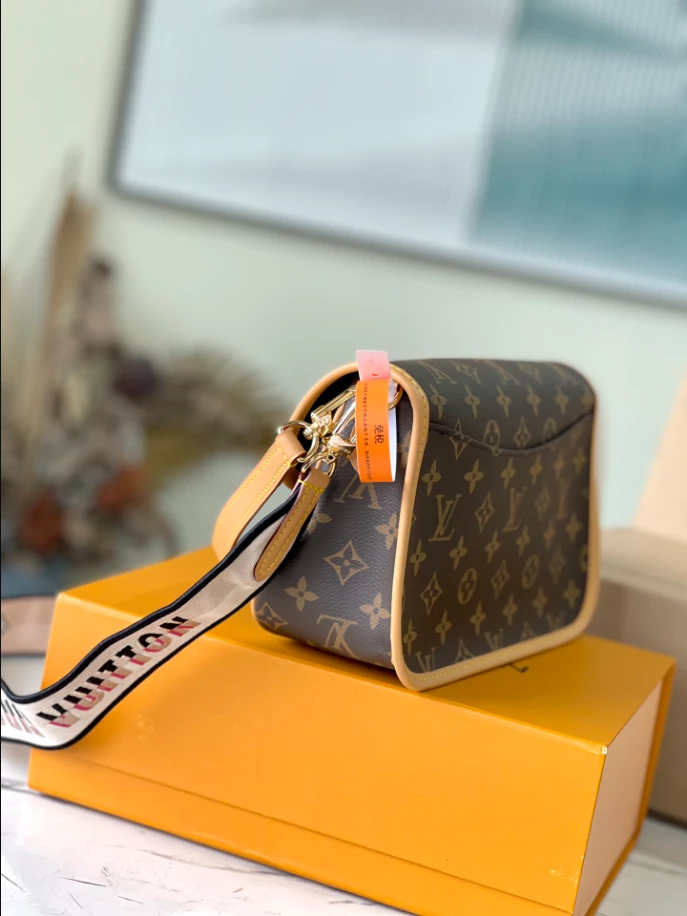 Diane Monogram Canvas Bag - LB305 - Image 5