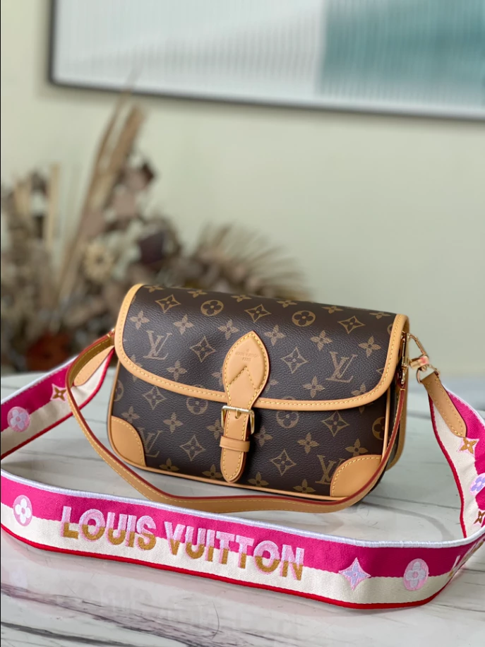 Diane Monogram Canvas Bag - LB306 - Image 3