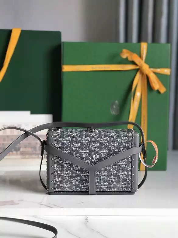 Goyard Minaudière Trunk Bag - Repbags.ru - Image 3