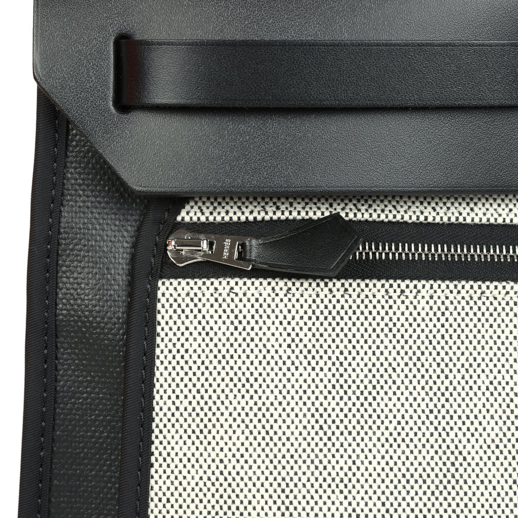 Hermes Herbag Zip PM 31 Black and Ecru Toile H Berline and Black Vache Hunter Palladium Hardware - Image 10