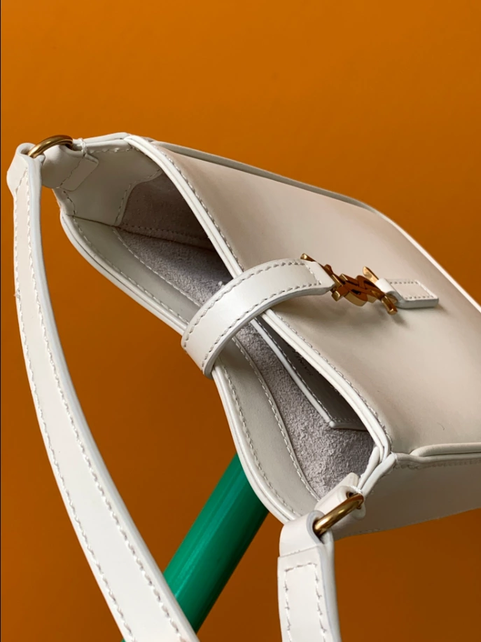 LE 5 À 7 Vertical in Smooth Leather bag - Image 8