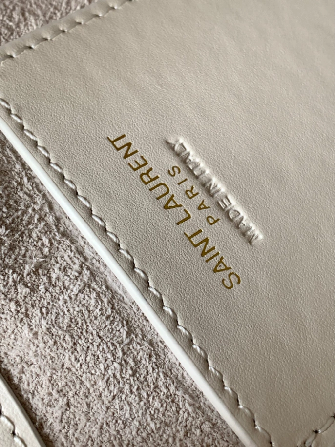 LE 5 À 7 Vertical in Smooth Leather bag - Image 10