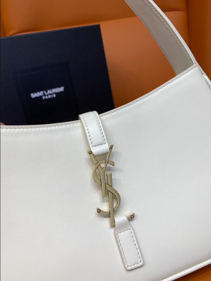 LE 5 à 7 in smooth leather bag - Image 7