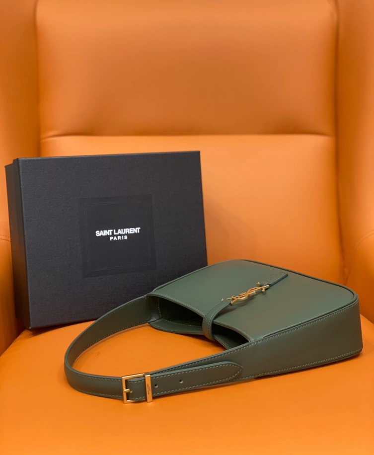 LE 5 à 7 in smooth leather bag - Image 8