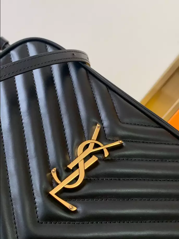 Lou in Quilted Leather camera bag - Image 6