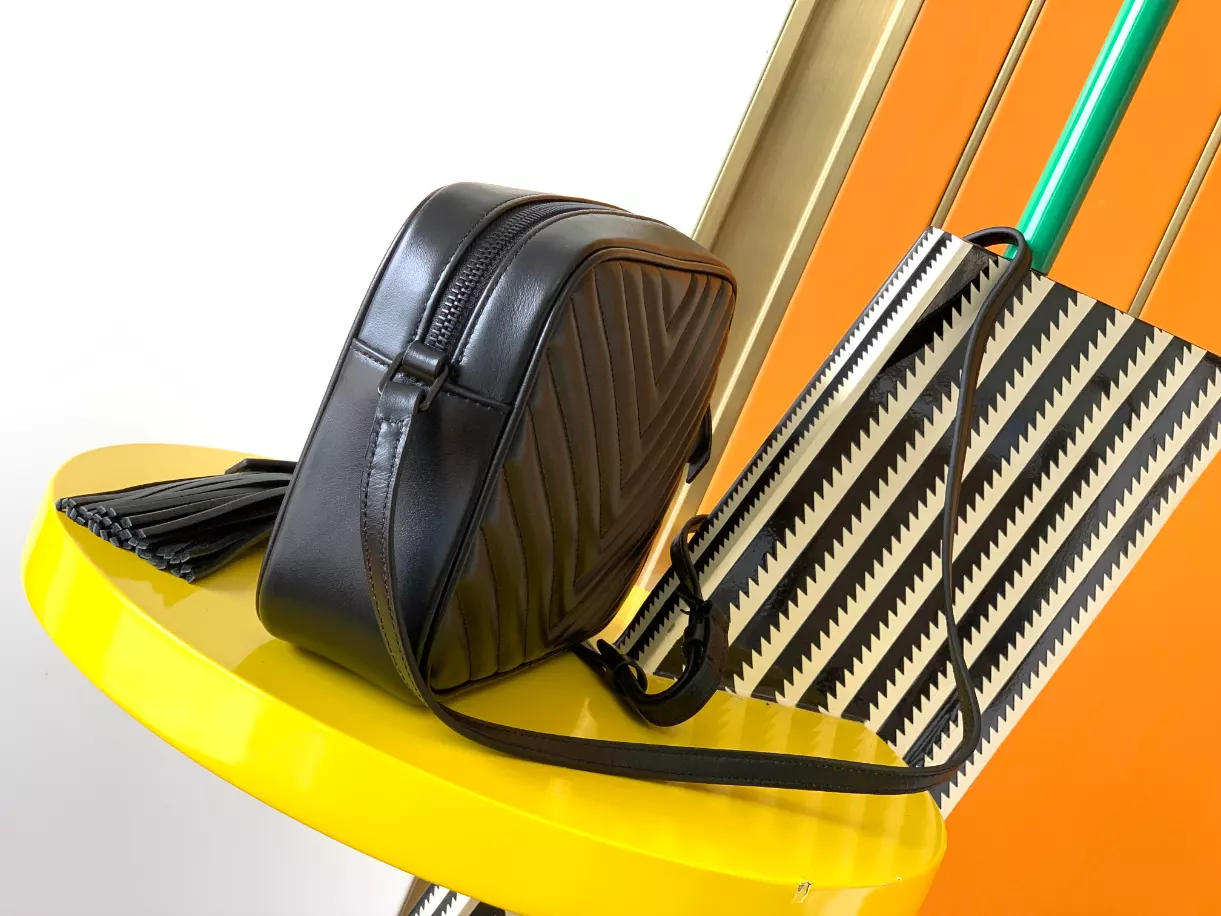 Lou in Quilted Leather camera bag - Image 7