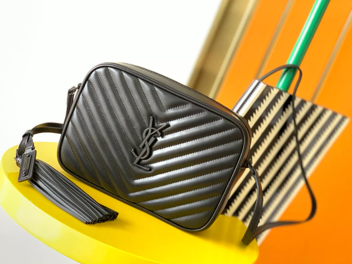 Lou in Quilted Leather camera bag - Image 3