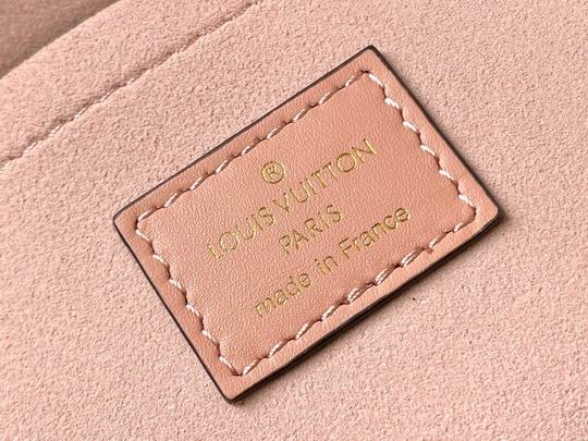 Louis Vuitton Locky BB Rose Poudré - Image 9