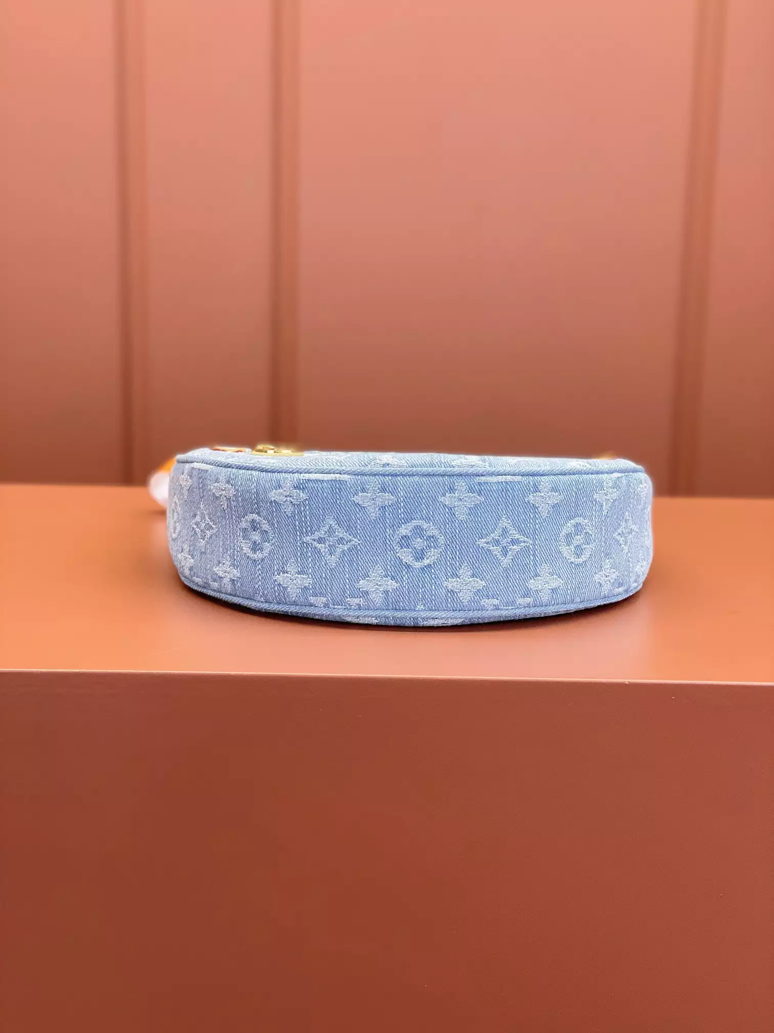 Louis Vuitton Loop Sky Denim Monogram Denim - Repbags.ru - Image 8