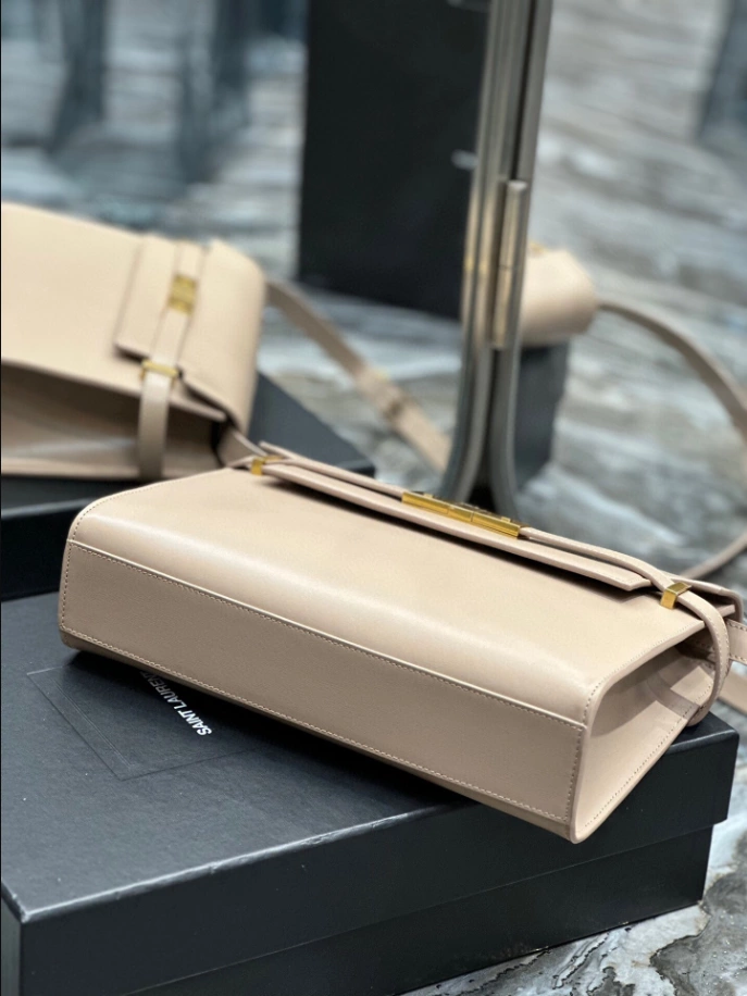 Manhattan Small Shoulder Bag in Box Saint Laurent - Image 7