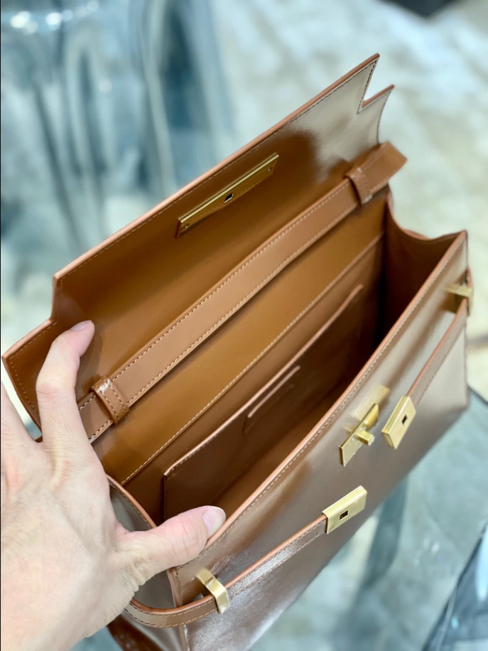 Manhattan Small Shoulder Bag in Box Saint Laurent - Image 11