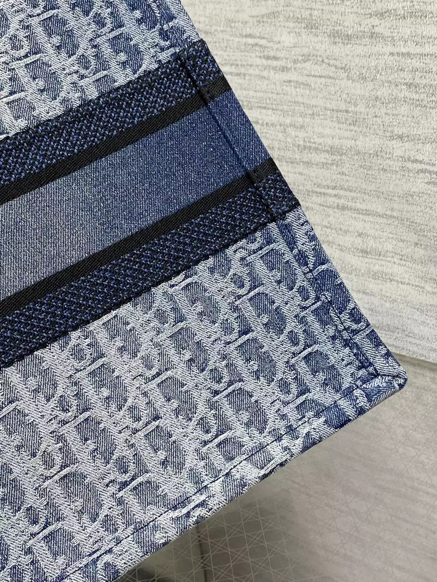 Medium Dior Book Tote Blue Denim Dior Oblique - Repbags.ru - Image 9