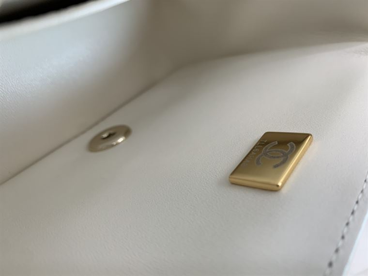 Mini Flap Bag Lambskin Gold-Tone Metal White - Image 8