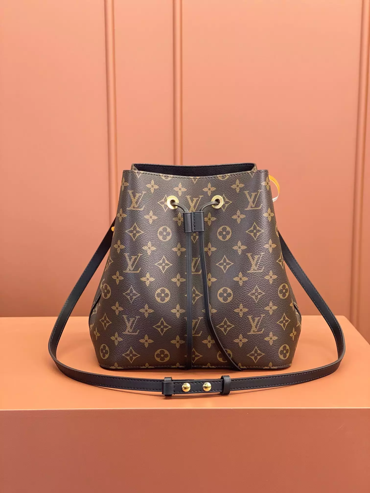 NéoNoé MM Bucket Bag Black Monogram Canvas - Repbags.ru - Image 3