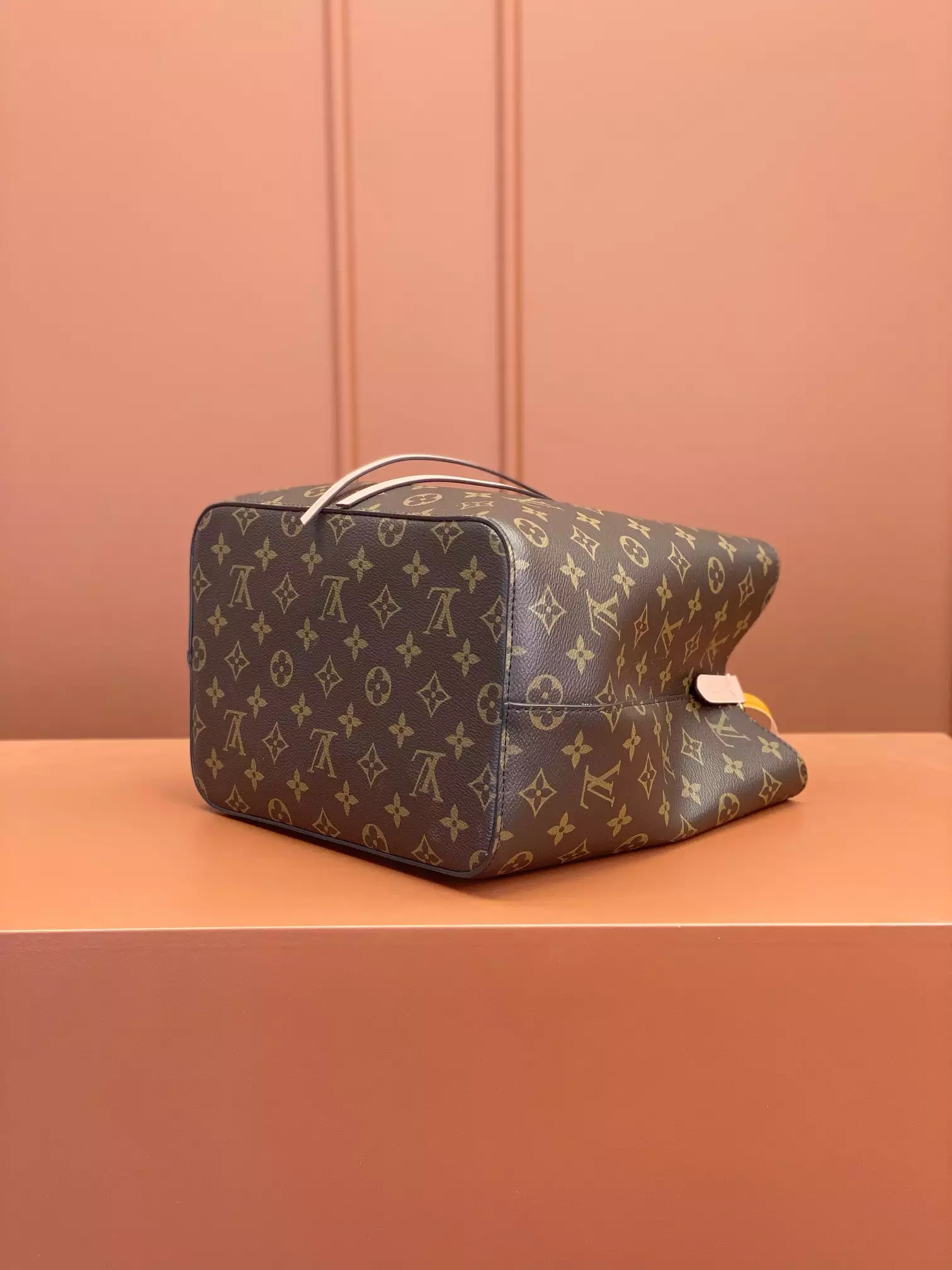 NéoNoé MM Bucket Bag Monogram Canvas - Repbags.ru - Image 7