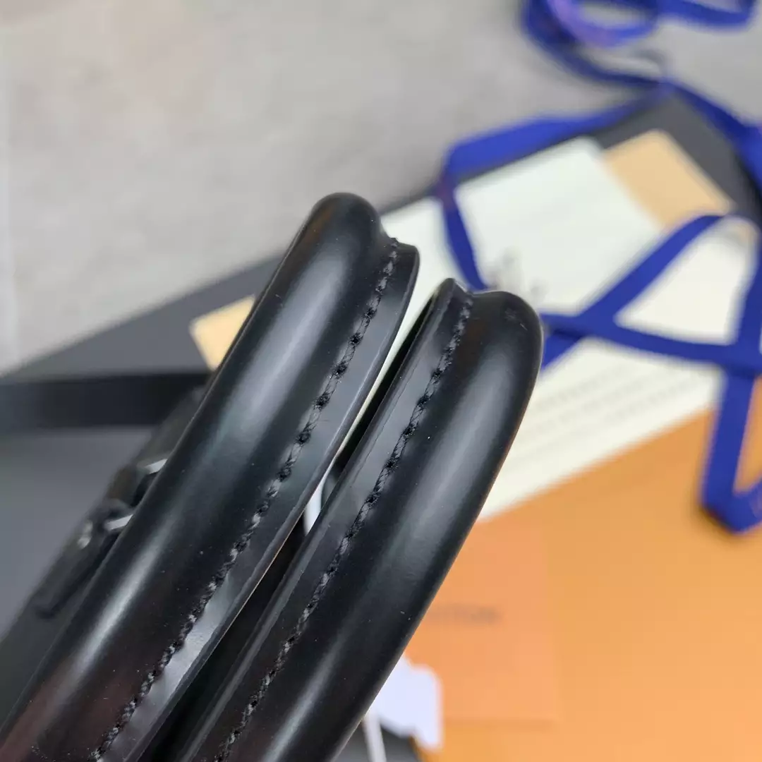 Petit Sac Plat Bag Black Epi Cowhide Leather - Repbags.ru - Image 8