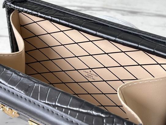 Petite Malle Black Brilliant Alligator leather - Image 8