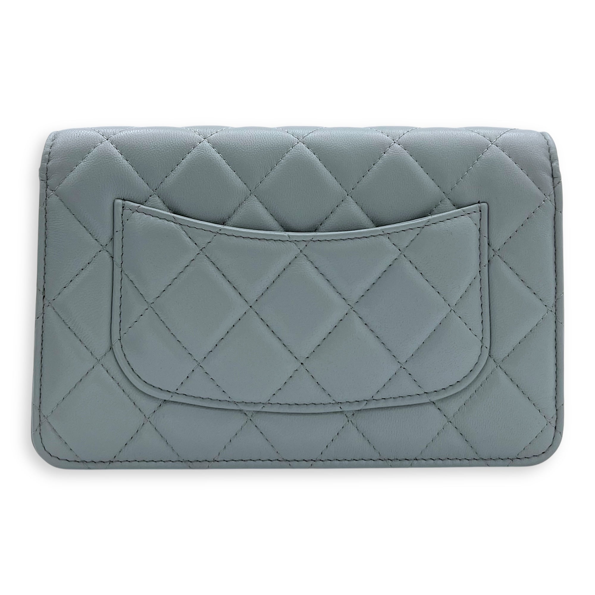 CC Wallet On Chain Blue in Lambskin, Gold hardware - Image 3