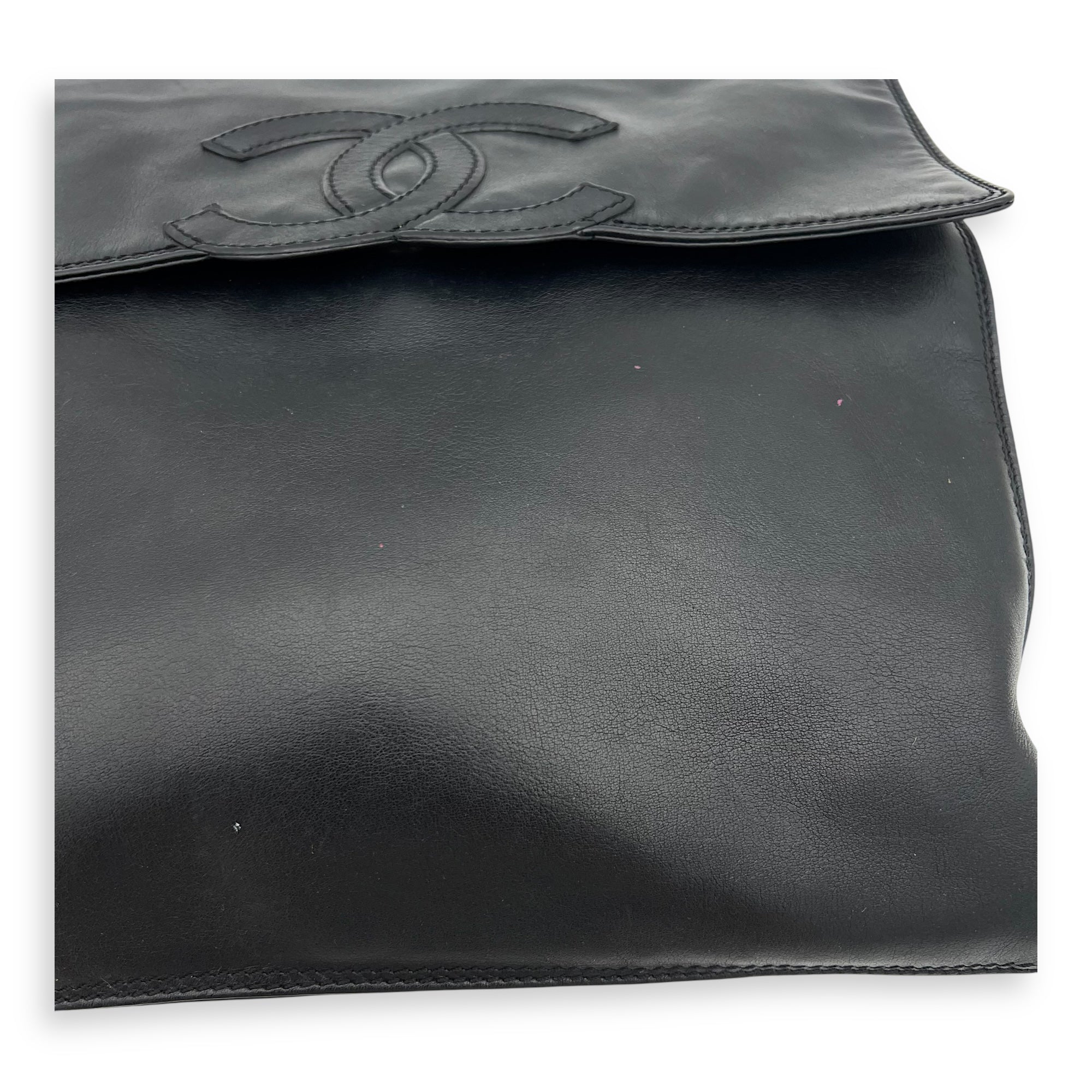 Vintage CC Black Crossbody Bag in Calfskin, Gold hardware - Image 10