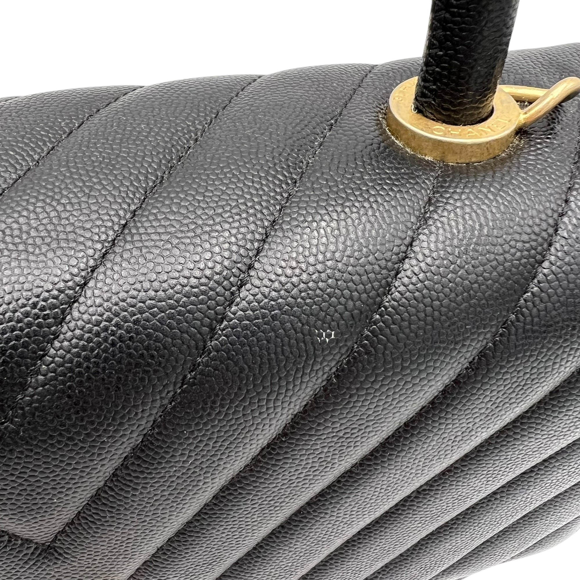 Coco Medium Black Top handle Bag in Caviar Leather, Gold hardware - Image 9