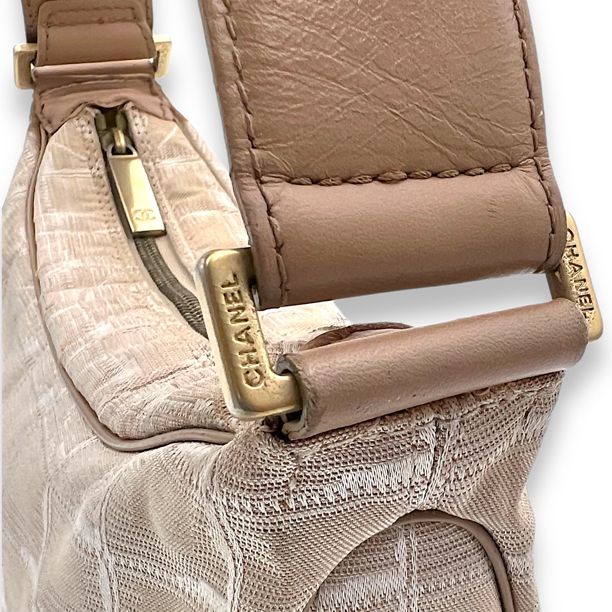 Travel Line Shoulder Bag Beige in Jacquard, Gold hardware - Image 11