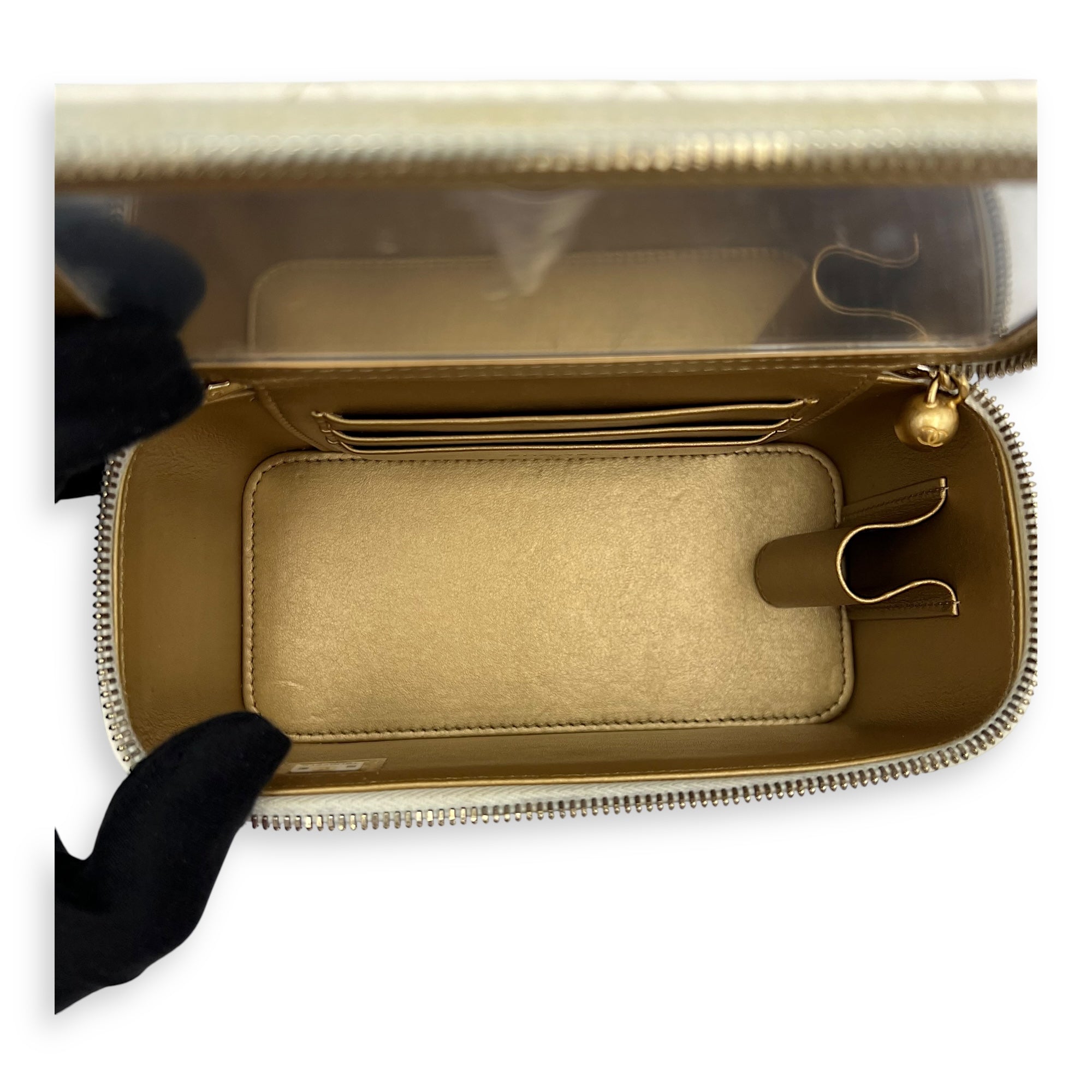 Pearl Crush Vanity Bag White in Lambskin, Gold hardware - Image 7