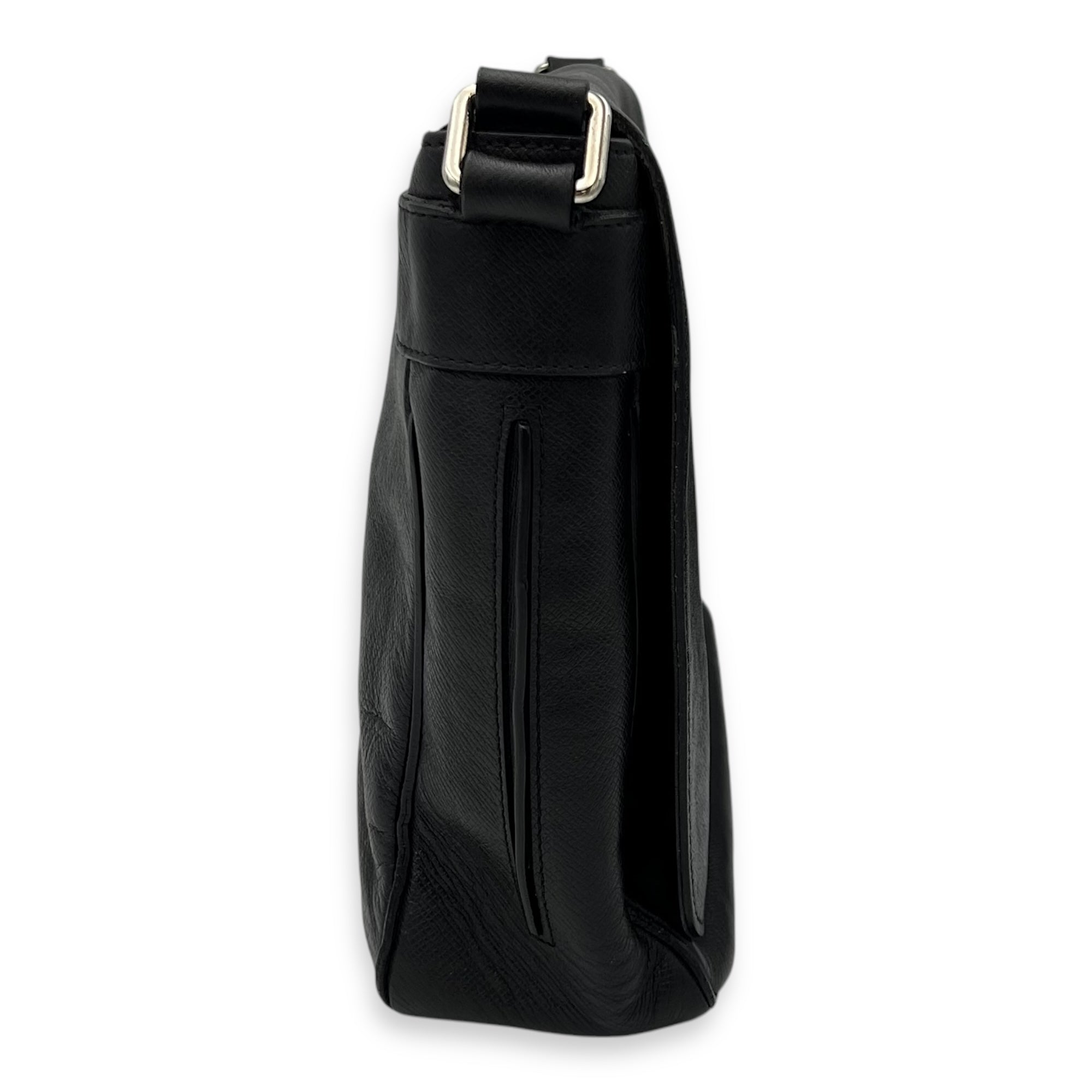 Messenger Crossbody Bag Black in Taiga Leather, Silver hardware - Image 5