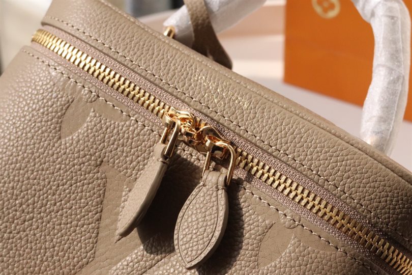 Vanity PM Other Monogram Canvas - LB209 - Image 6