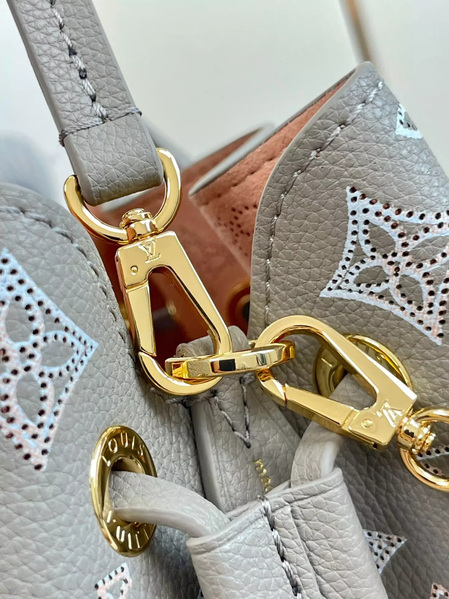 Bella Bucket Bag Gray Mahina Calfskin - Repbags.is - Image 8