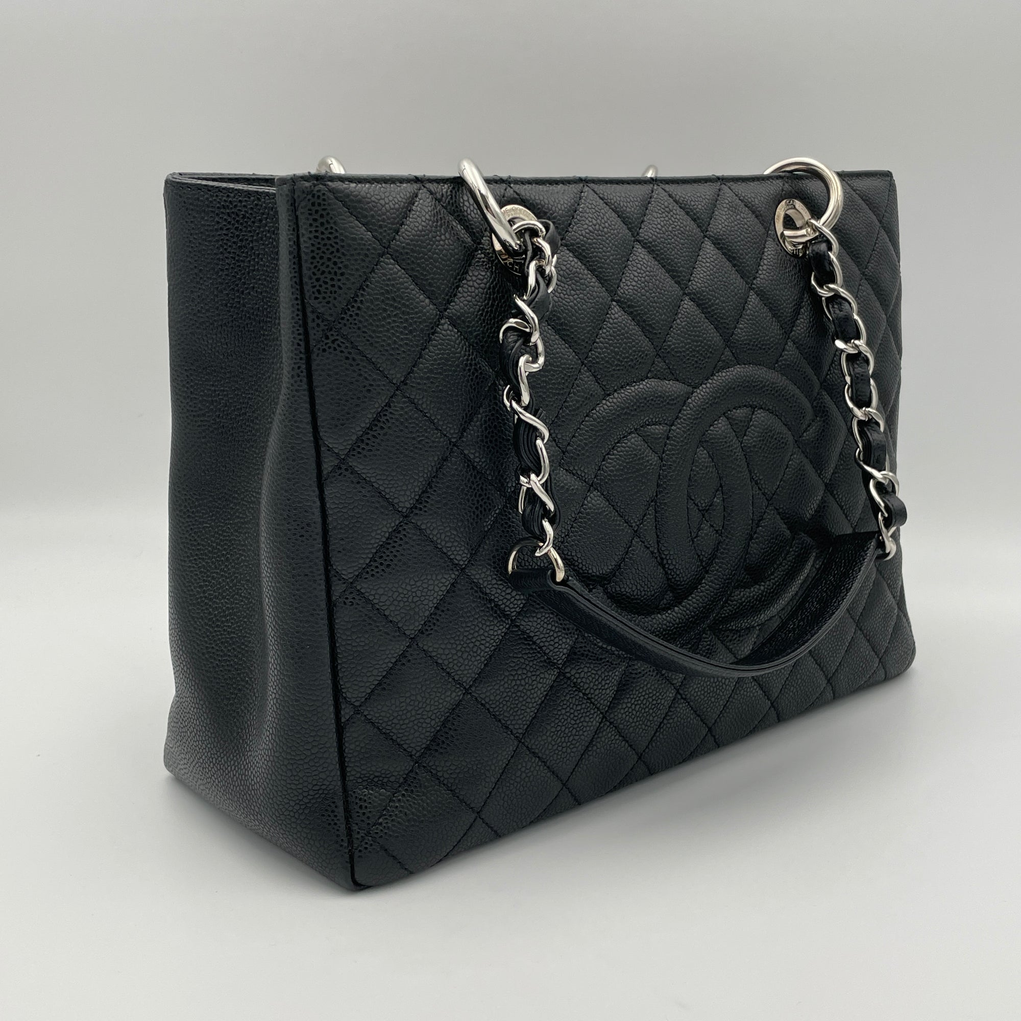 GST Grand Shopping Black Tote Bag in Caviar Leather, Silver hardware - Image 4