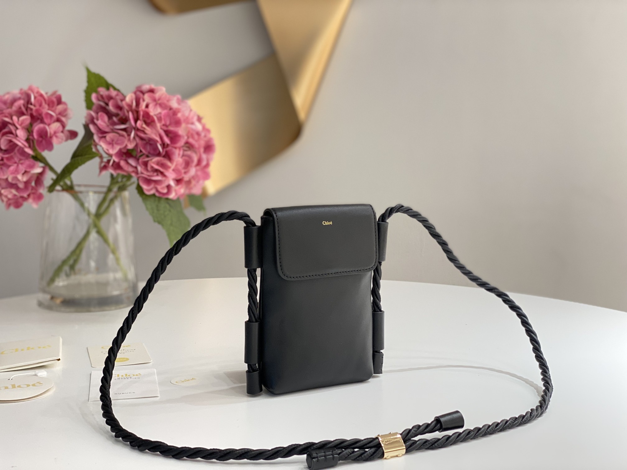Chloé Key Phone Pouch in Black - Replicabags.is - Image 3