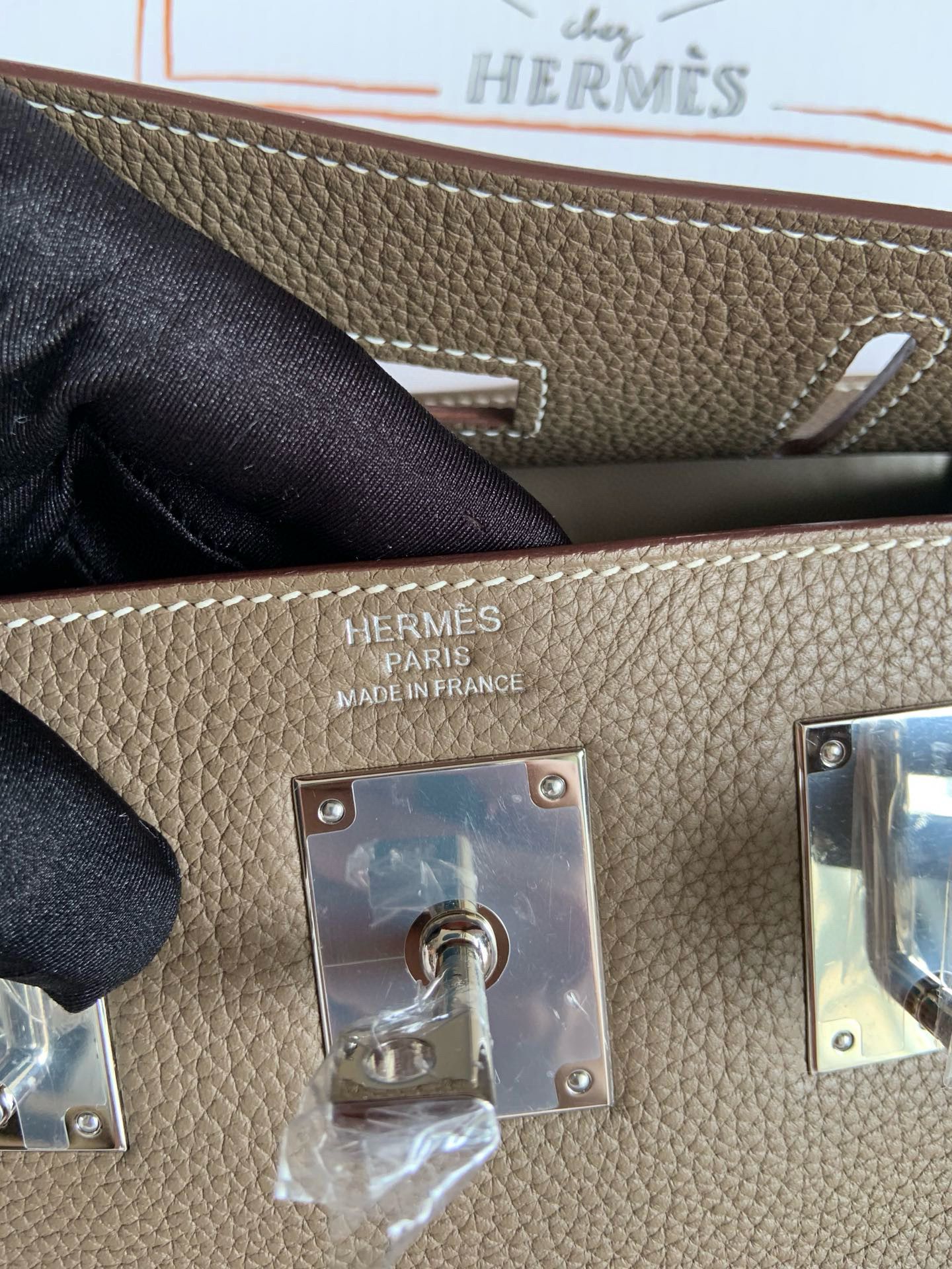 Hermes Hac a Dos PM Backpack in Taupe Clemence Leather - Image 10