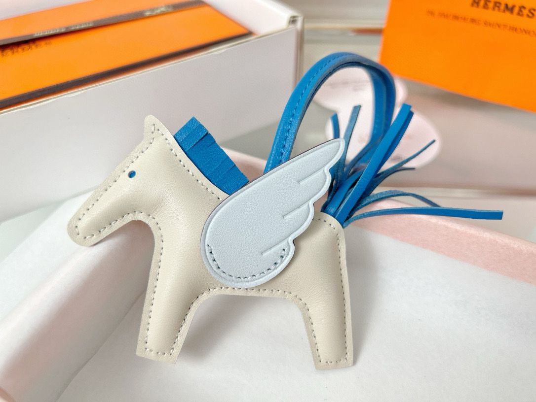 Hermes Rodeo Pegase PM Bag Charm in Craie/Blue/Blue Brume Lambskin - Image 4