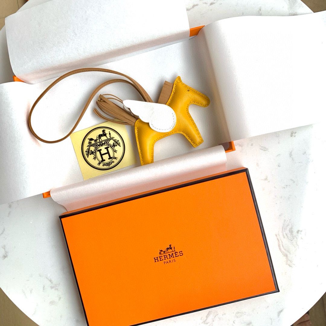 Hermes Rodeo Pegase PM Bag Charm in Yellow/Biscuit/Craie Lambskin - Image 3