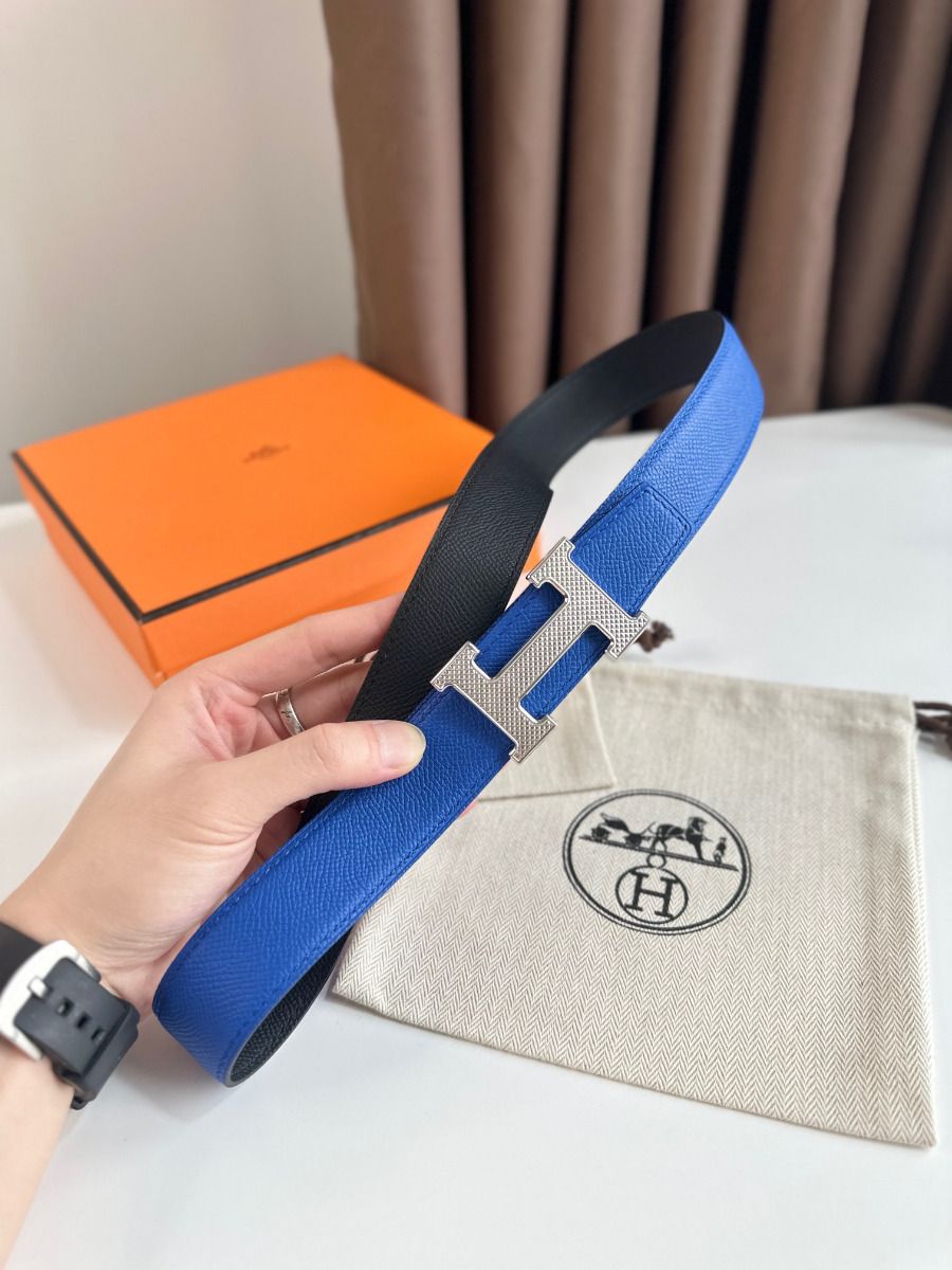 Hermes H Guillochee Reversible Belt 32MM in Black and Blue Epsom Calfskin - Image 4