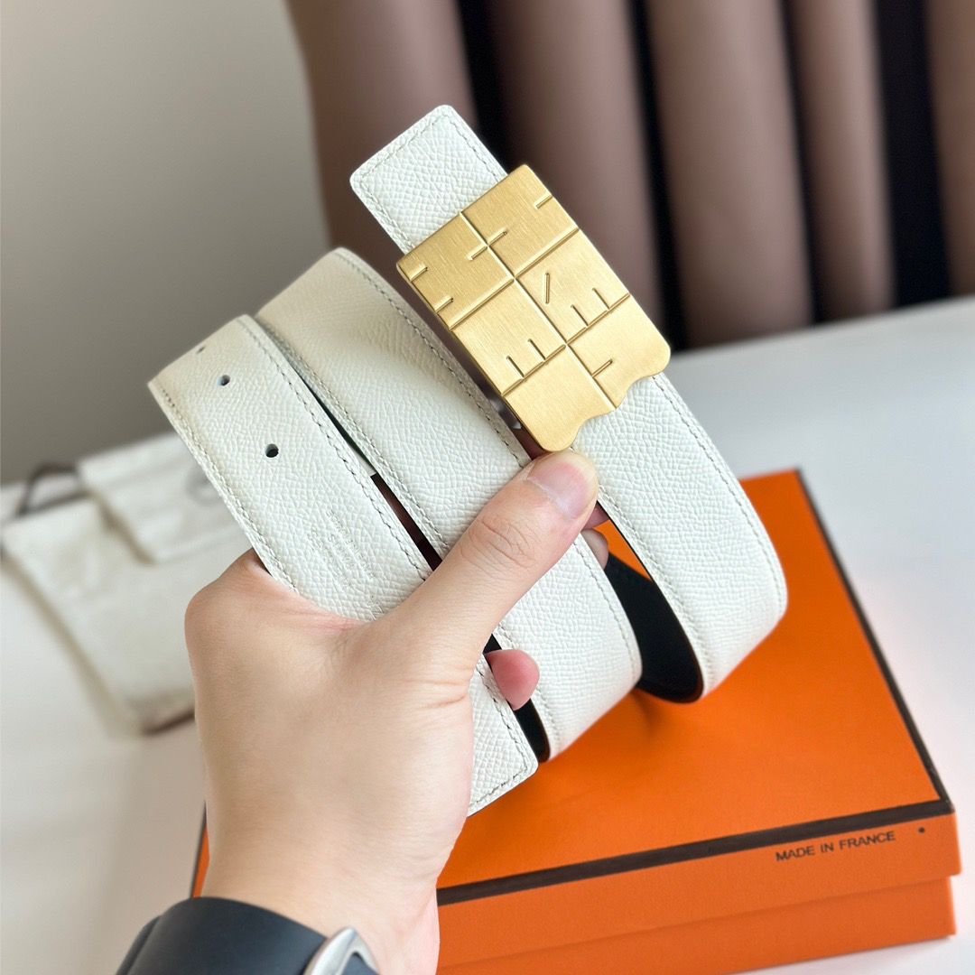 Hermes Typo Reversible Belt 32MM in White Epsom Calfskin - Image 5