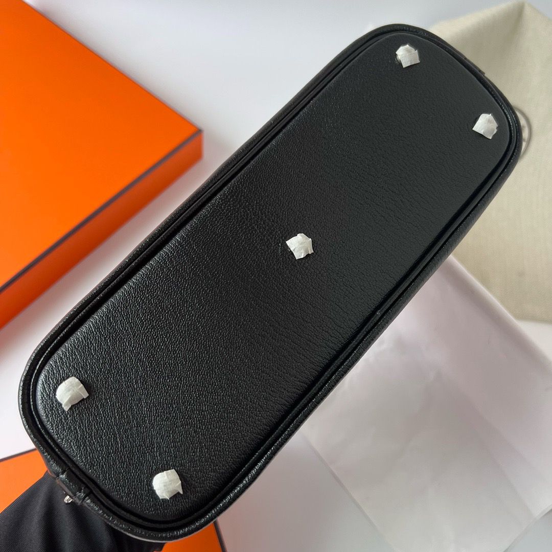 Hermes Bolide 1923 25 Handmade Bag In Black Chevre Mysore Leather - Image 8