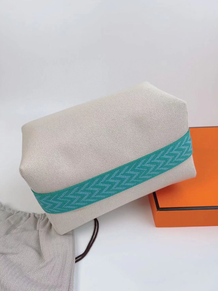 Hermes Bride-a-Brac Large Case in Ecru Canvas with Green Zigzag Motifs - Image 4