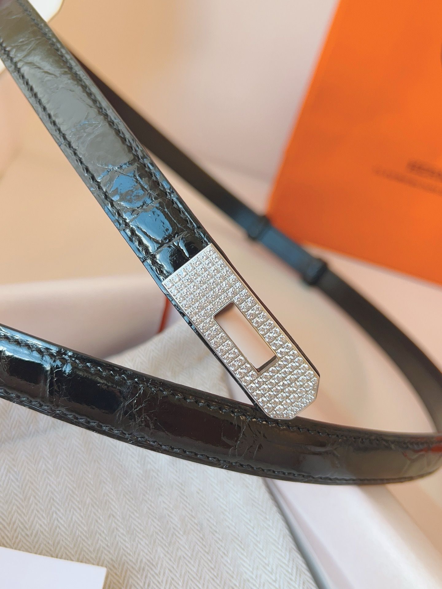 Hermes Kelly 18 Diamond Belt in Black Shiny Alligator Leather - Image 8
