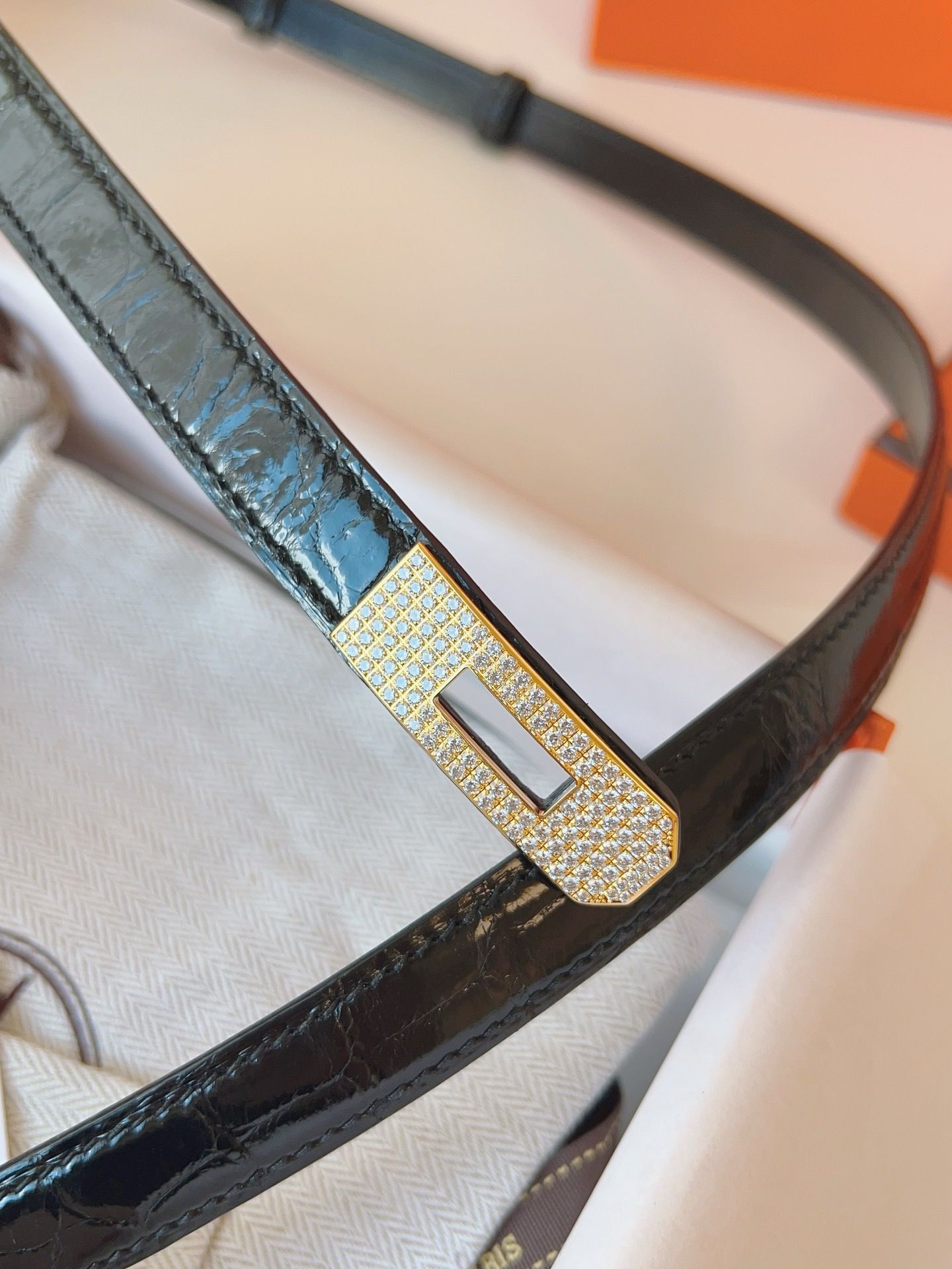 Hermes Kelly 18 Diamond Belt in Black Shiny Alligator Leather - Image 11