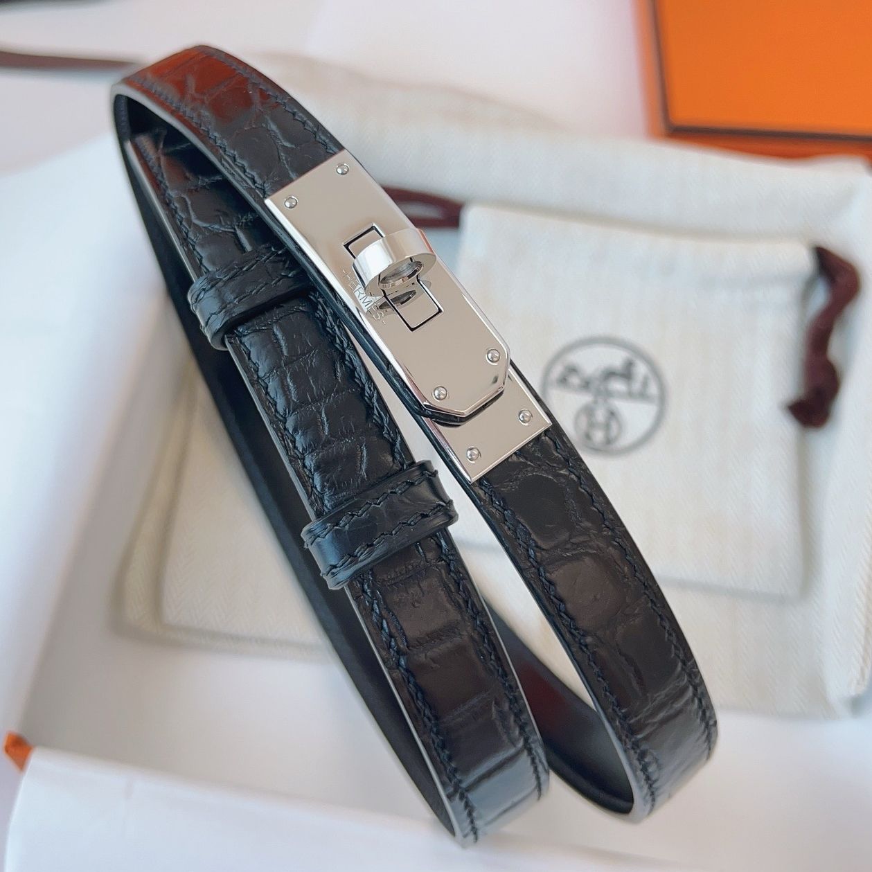 Hermes Kelly 18 Belt in Black Shiny Alligator Leather