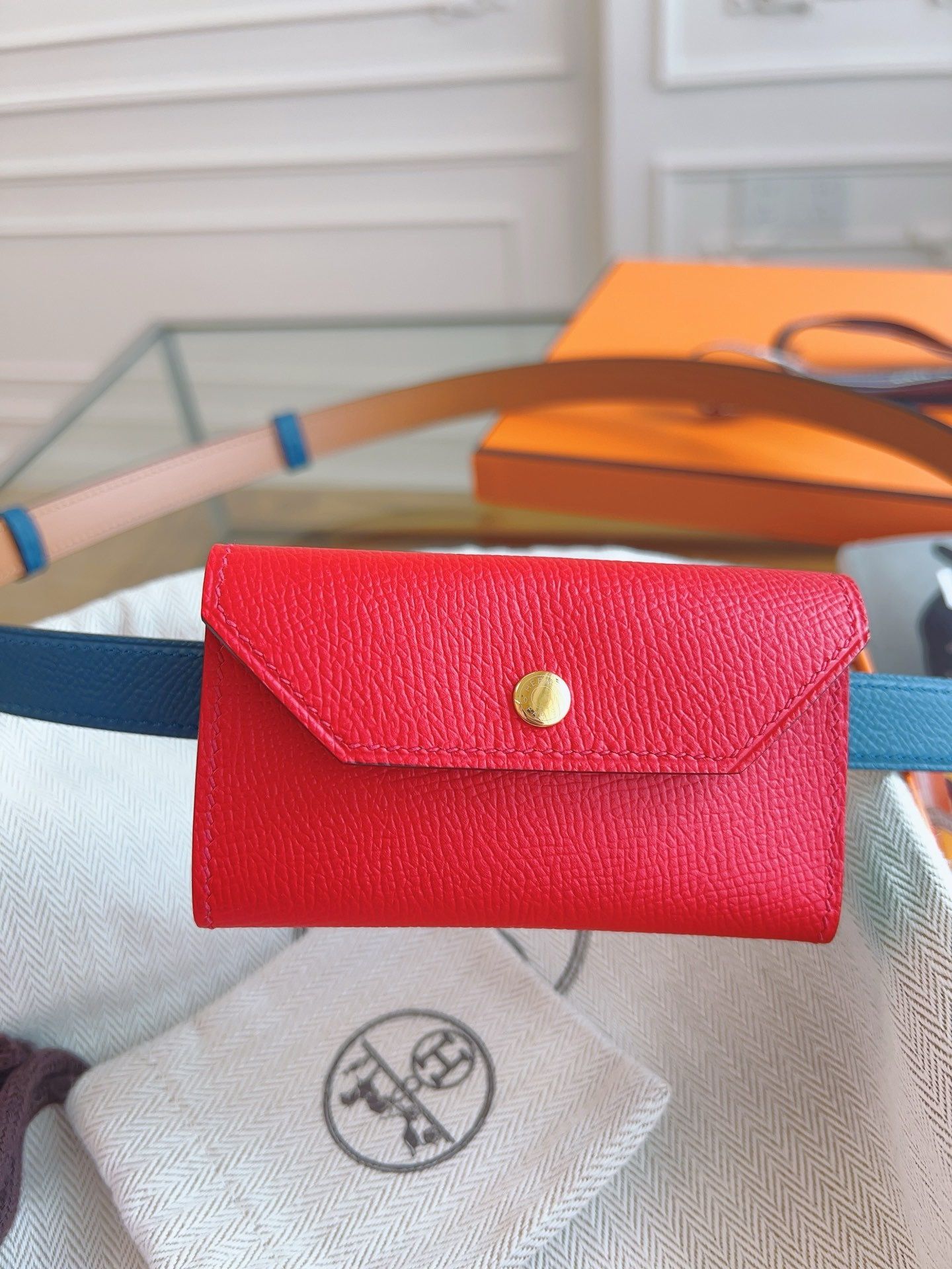 Hermes Kelly Pocket 18 Belt in Cobalt and Red Epsom Calfkin - Image 4